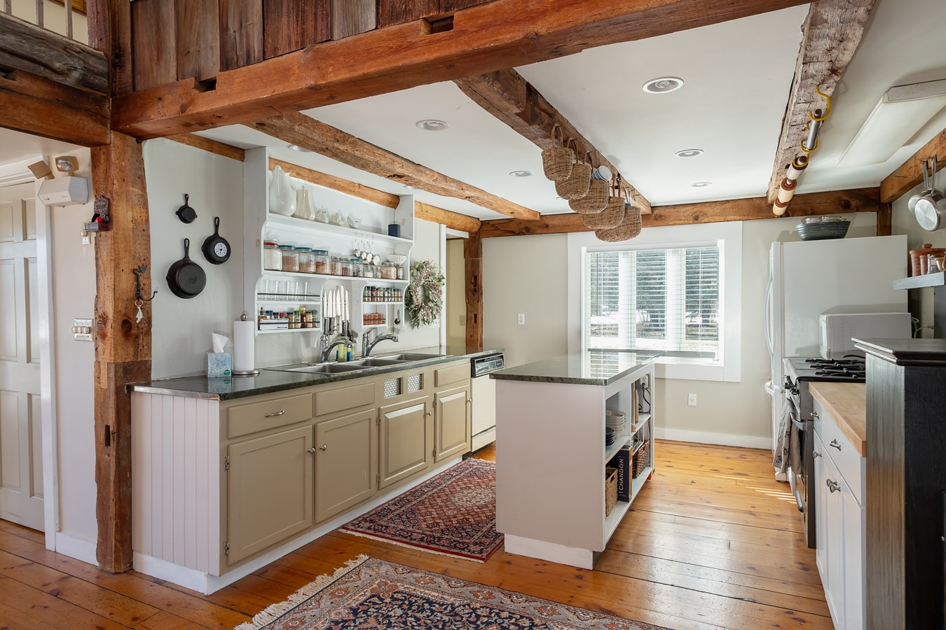 135 Middle Road Brentwood, NH 03833 - Photo 11 of 37