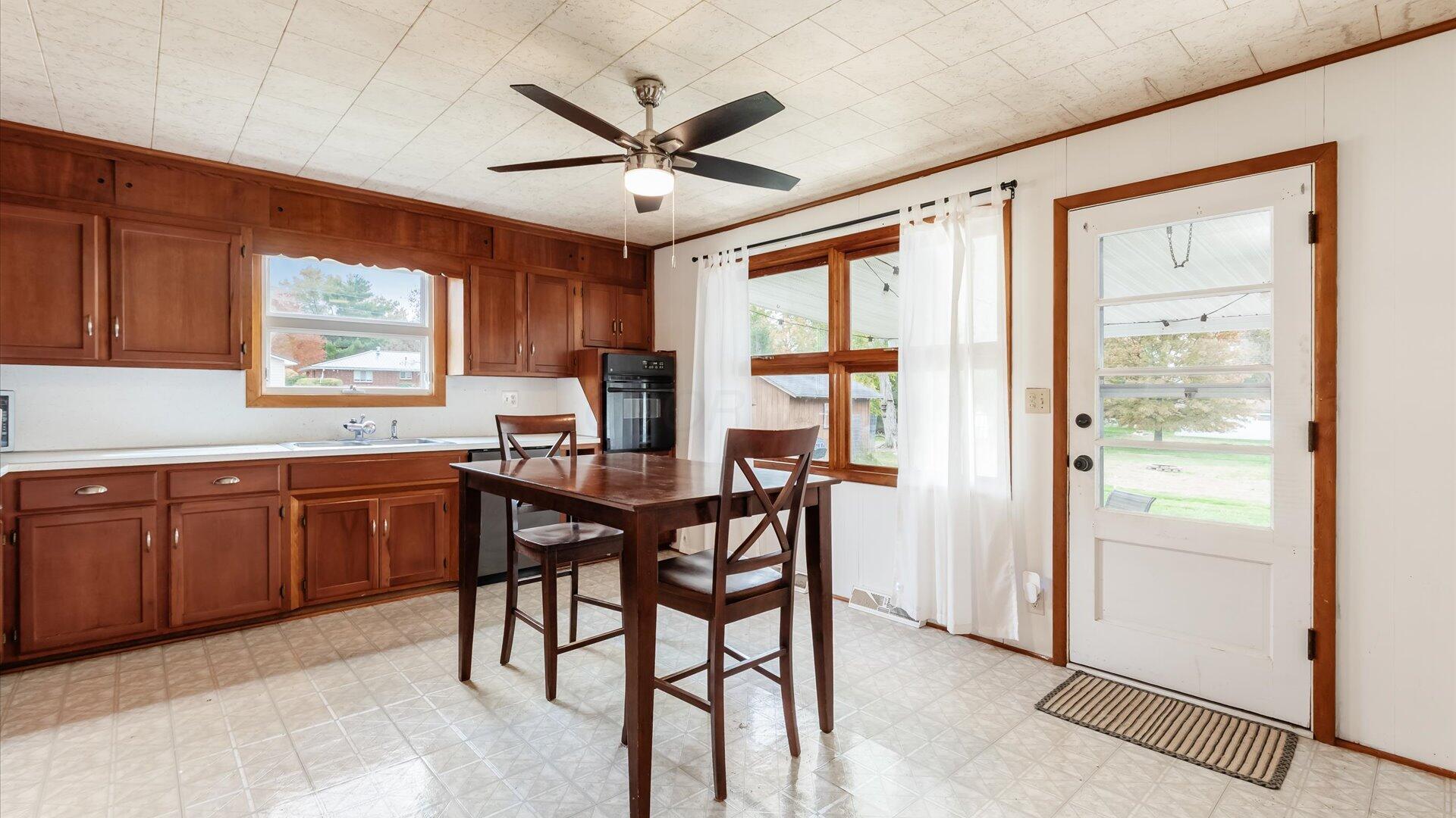 3250 Dale Road Zanesville, OH 43701 - Photo 13 of 27 Open kitchen with eat in area, kitchen is large enough for a large island