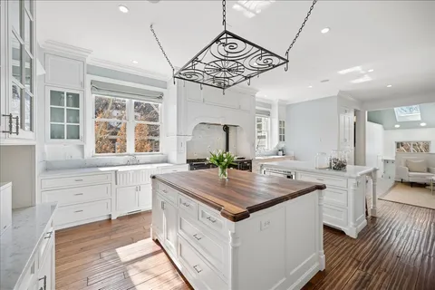 $2,450,000 | 875 Gordon Terrace, Winnetka, IL 60093