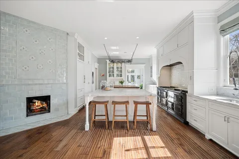 $2,450,000 | 875 Gordon Terrace, Winnetka, IL 60093