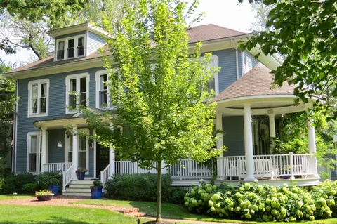 $2,450,000 | 875 Gordon Terrace, Winnetka, IL 60093