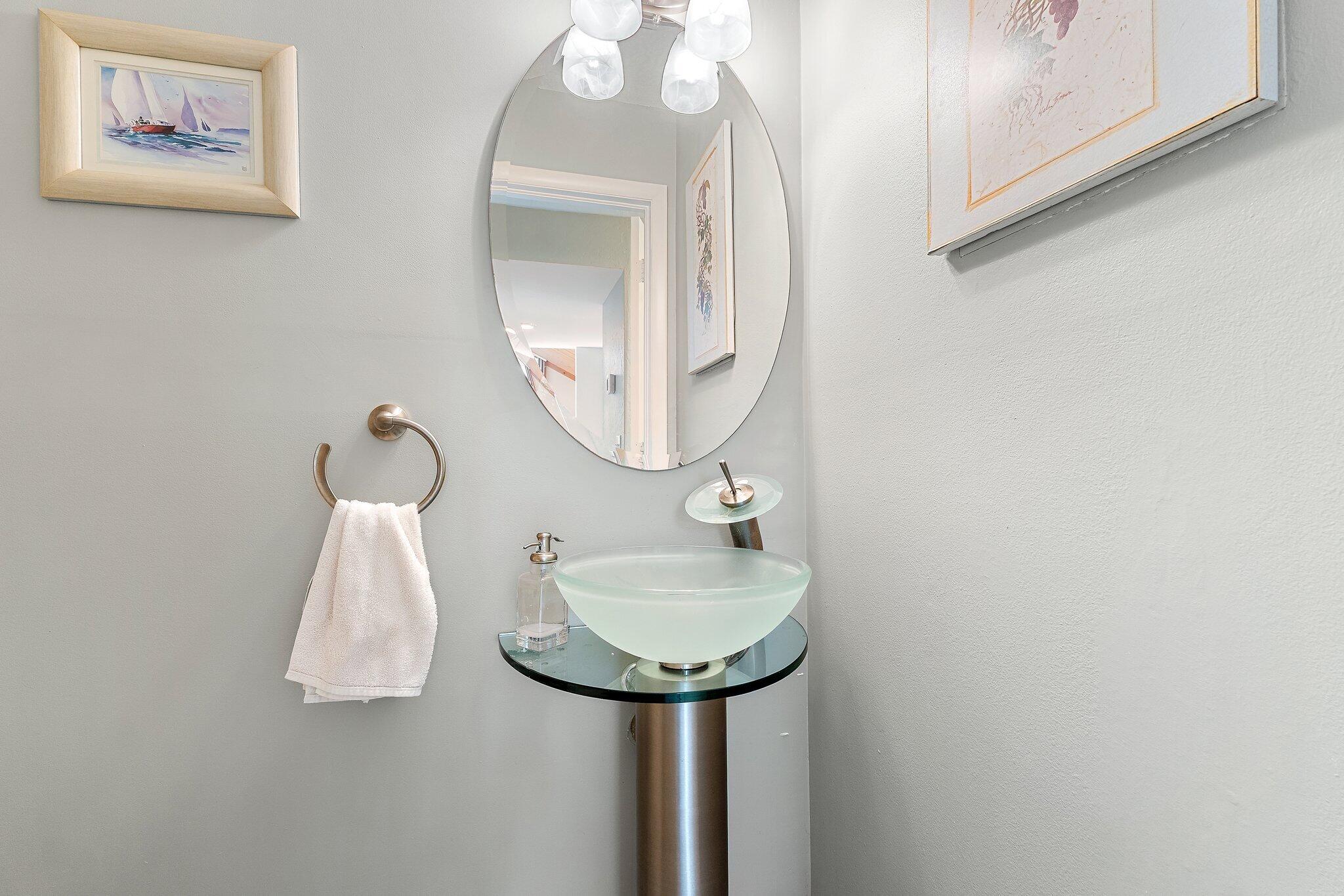 106 Albacore Lane Jupiter, FL 33477 - Photo 21 of 49 Powder room