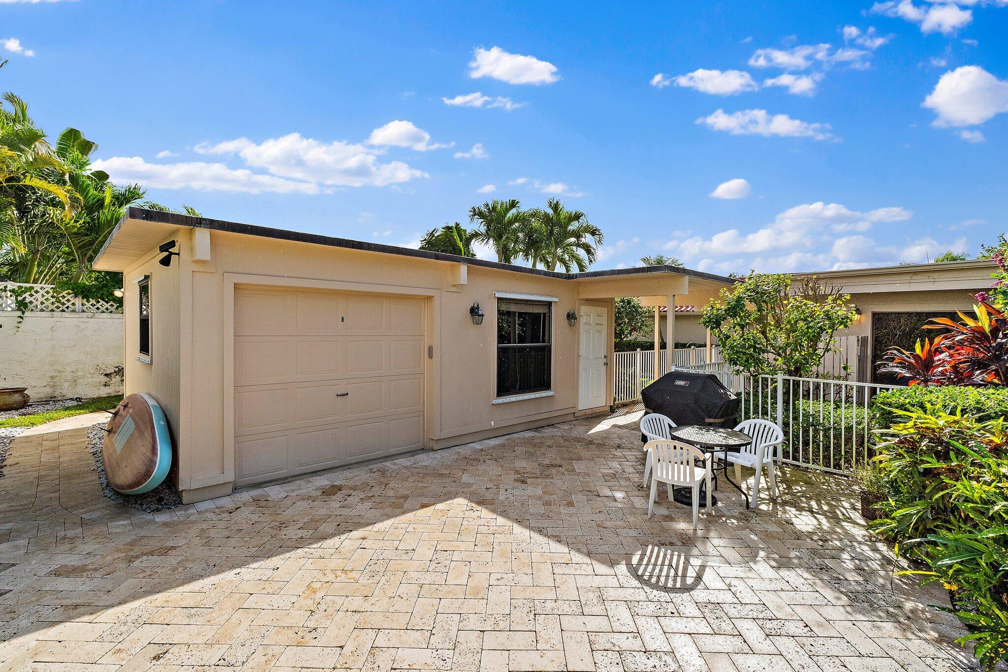106 Albacore Lane Jupiter, FL 33477 - Photo 4 of 49 Garage and garage apartment