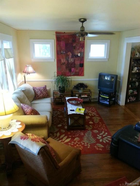 407 Wilcox Street Rochester, MI 48307 - Photo 5 of 23