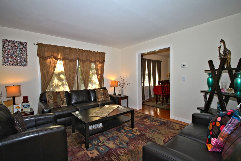 28 Manor Road Holbrook, MA 02343 - Photo 9 of 24 Gallery Image 9