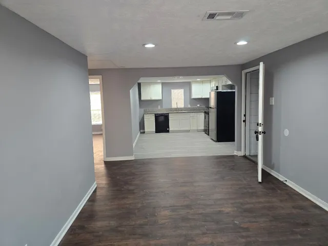 $900 | 2727 Ave G, Beaumont, TX 77701