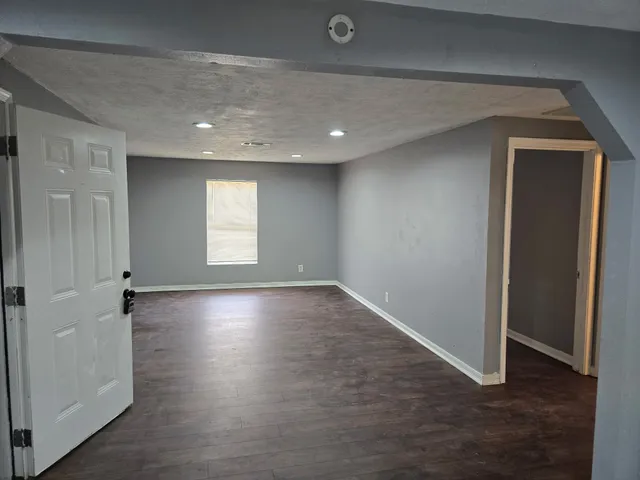 $900 | 2727 Ave G, Beaumont, TX 77701