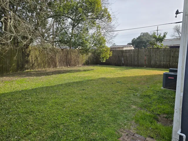 $900 | 2727 Ave G, Beaumont, TX 77701