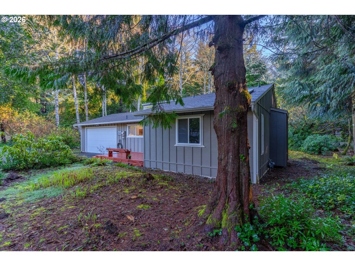 199 The Pines Depoe Bay, OR 97341 - Photo 3 of 37