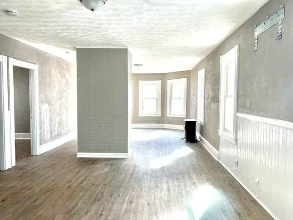 $1,800 | 155 Whitman Street, Unit 1, New Bedford, MA 02745