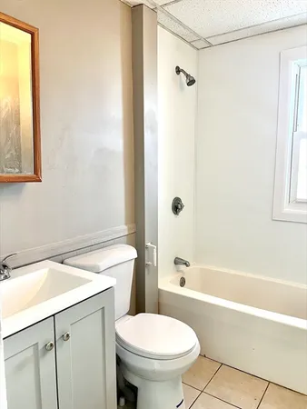 $1,800 | 155 Whitman Street, Unit 1, New Bedford, MA 02745