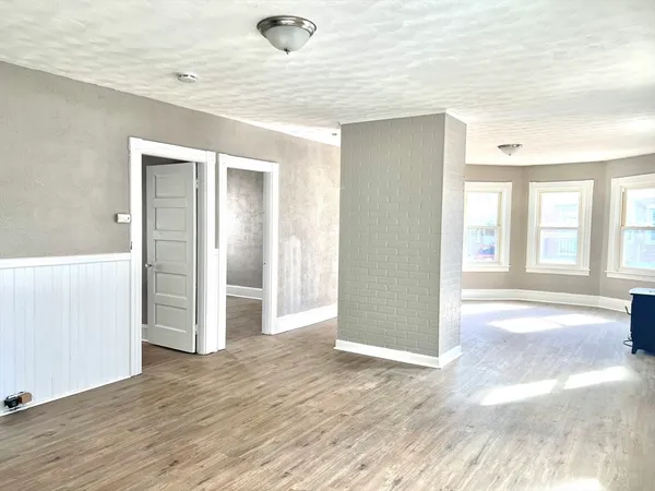 $1,800 | 155 Whitman Street, Unit 1, New Bedford, MA 02745