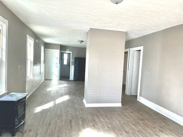 $1,800 | 155 Whitman Street, Unit 1, New Bedford, MA 02745