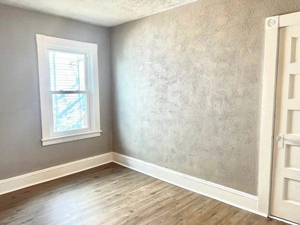 $1,800 | 155 Whitman Street, Unit 1, New Bedford, MA 02745