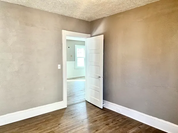 $1,800 | 155 Whitman Street, Unit 1, New Bedford, MA 02745