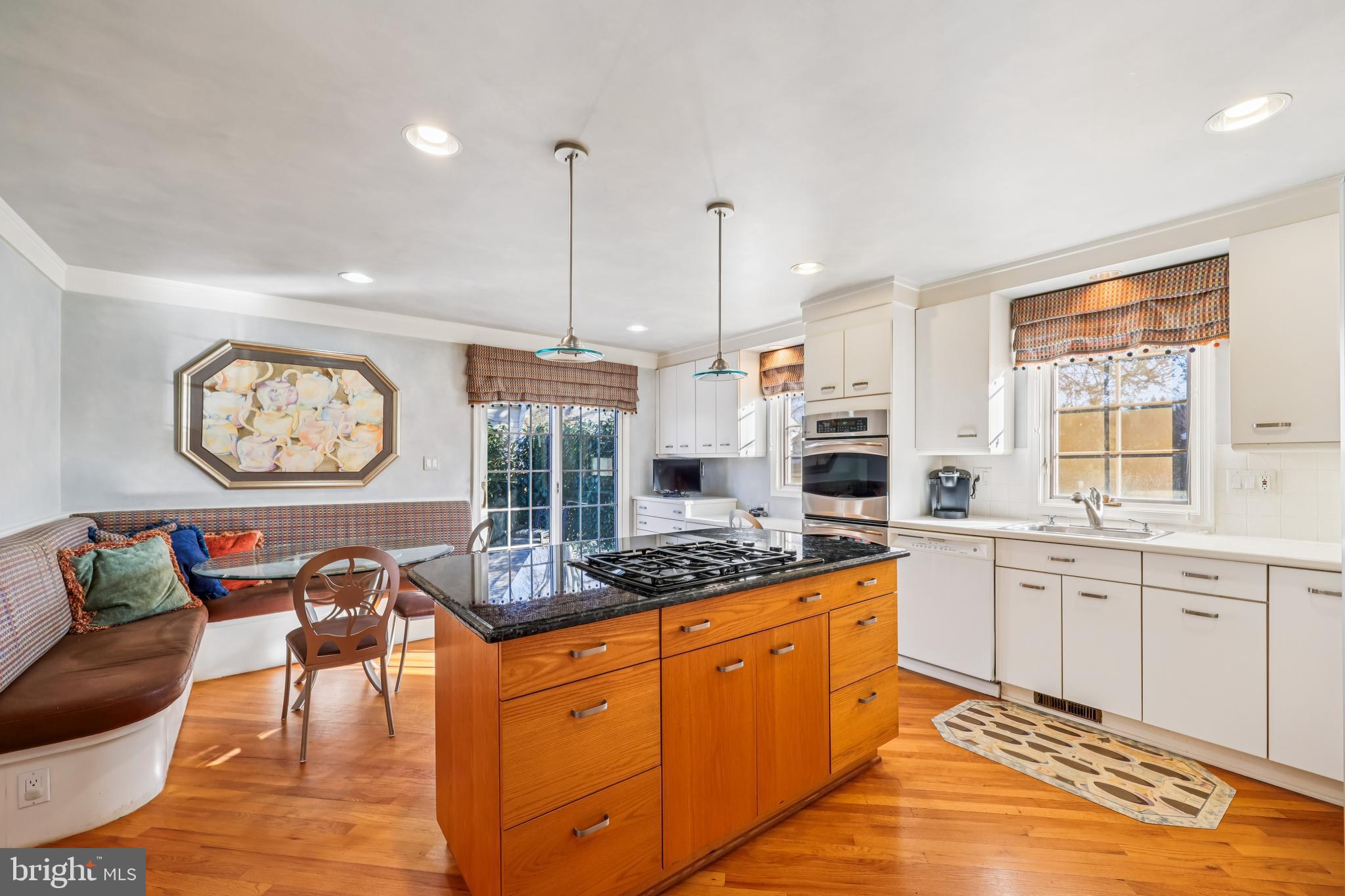 9025 Paddock Lane Potomac, MD 20854 - Photo 11 of 69 Expanded eat-in Kitchen