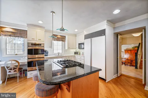 $950,000 | 9025 Paddock Lane, Potomac, MD 20854