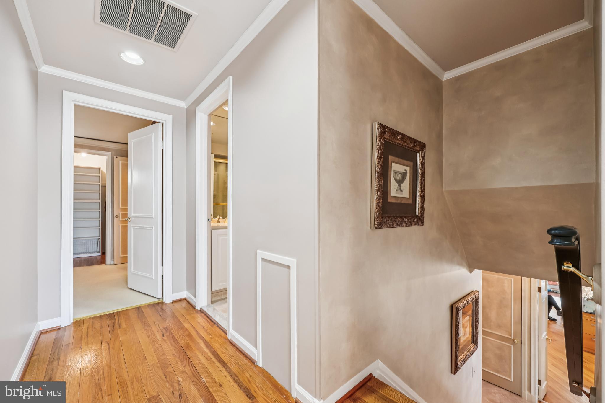 9025 Paddock Lane Potomac, MD 20854 - Photo 26 of 69 Upper Hallway - Hardwoods