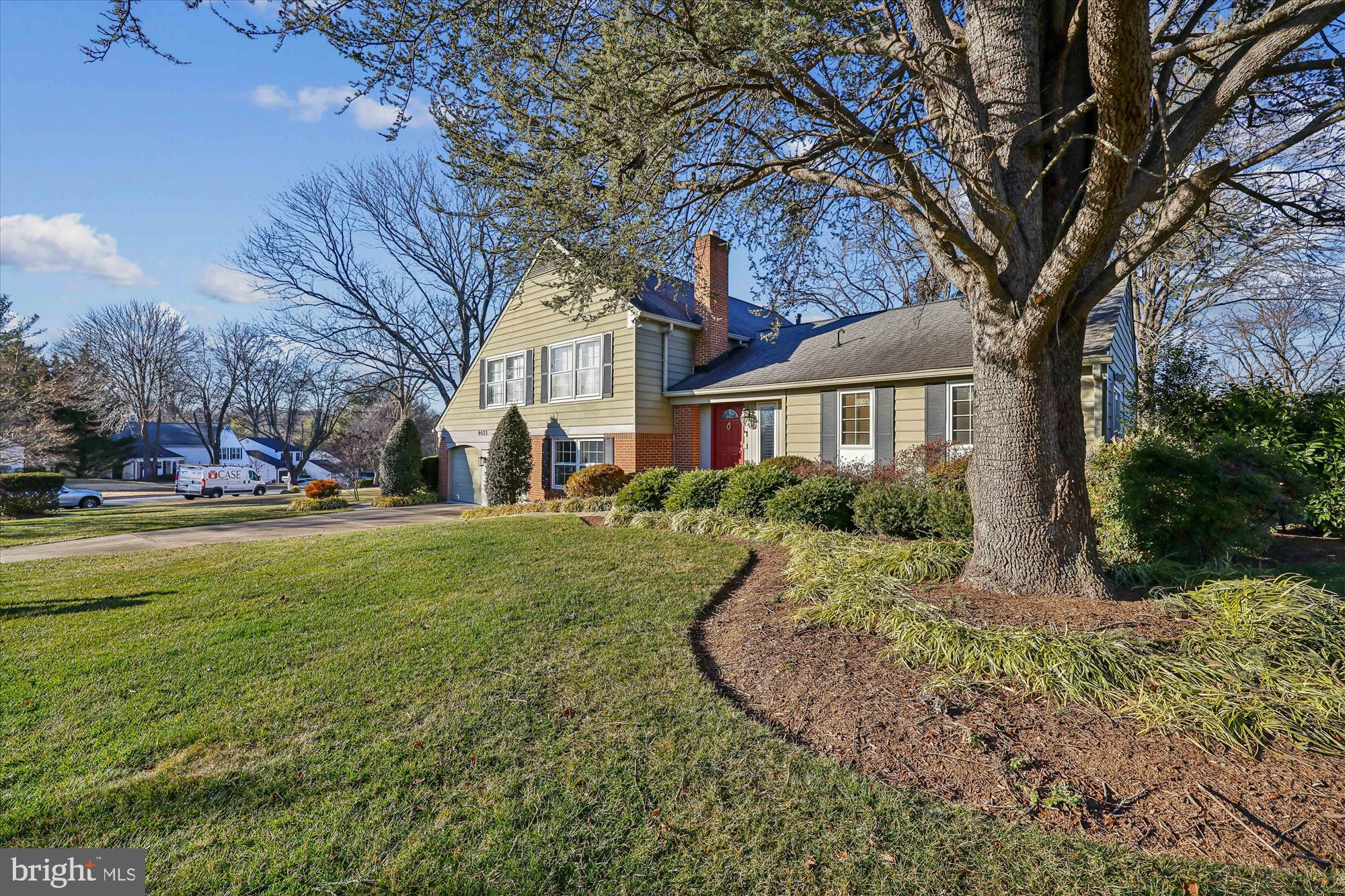 9025 Paddock Lane Potomac, MD 20854 - Photo 3 of 69 Side Elevation