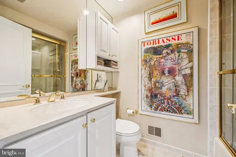 $950,000 | 9025 Paddock Lane, Potomac, MD 20854