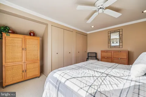 $950,000 | 9025 Paddock Lane, Potomac, MD 20854