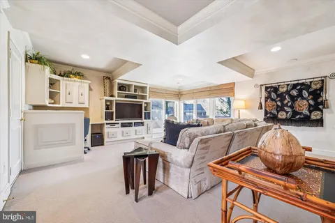 $950,000 | 9025 Paddock Lane, Potomac, MD 20854