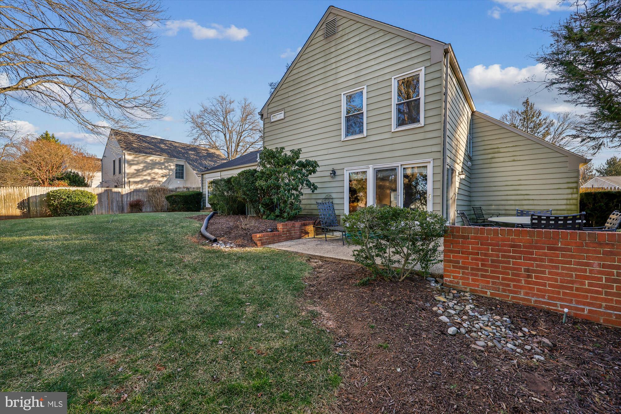 9025 Paddock Lane Potomac, MD 20854 - Photo 6 of 69 Side Patio - leads to family room