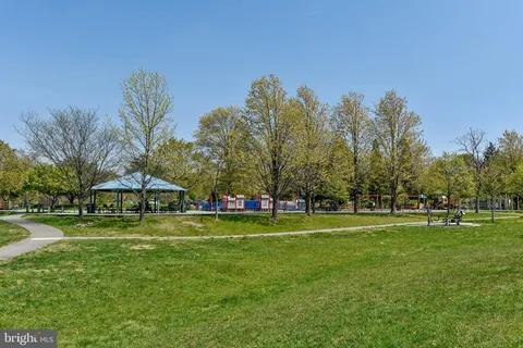 $950,000 | 9025 Paddock Lane, Potomac, MD 20854