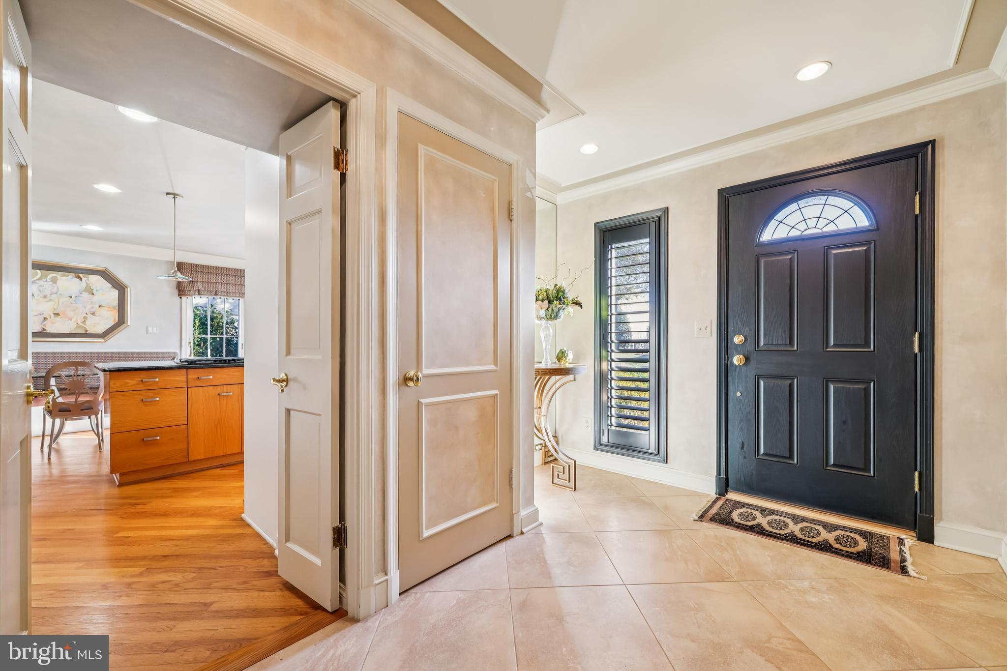 9025 Paddock Lane Potomac, MD 20854 - Photo 10 of 69 Foyer leading to Kitchen