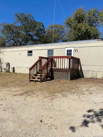 $1,350 | 408 Oak Hollow Drive, La Vernia, TX 78121