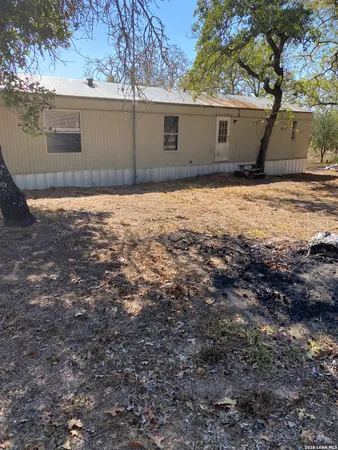 $1,350 | 408 Oak Hollow Drive, La Vernia, TX 78121