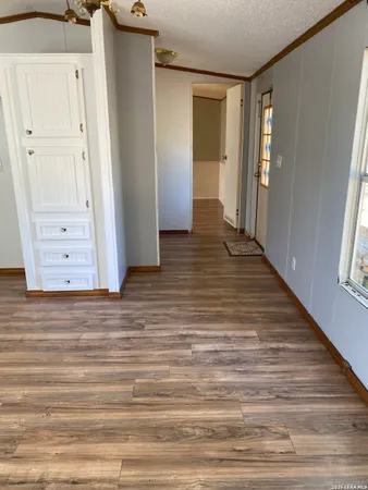 $1,350 | 408 Oak Hollow Drive, La Vernia, TX 78121