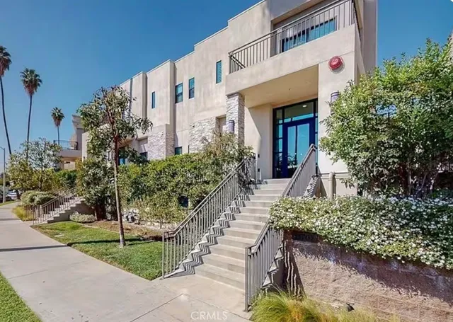 $6,500 | 18703 Redwing Street, Tarzana, CA 91356