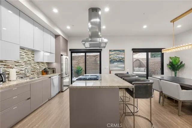 $6,500 | 18703 Redwing Street, Tarzana, CA 91356