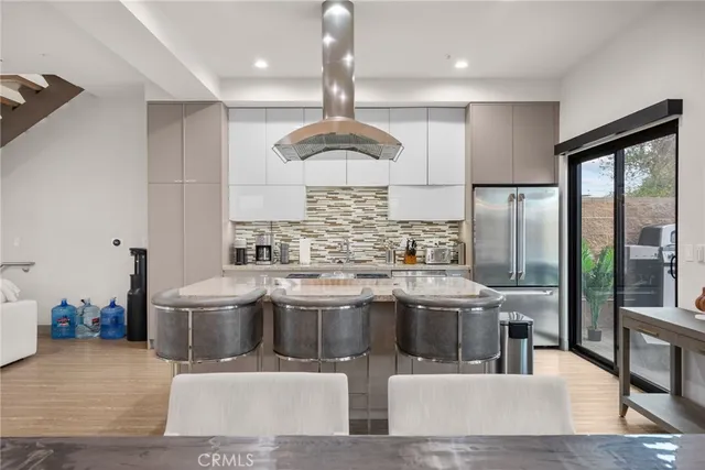 $6,500 | 18703 Redwing Street, Tarzana, CA 91356