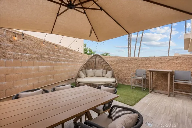 $6,500 | 18703 Redwing Street, Tarzana, CA 91356