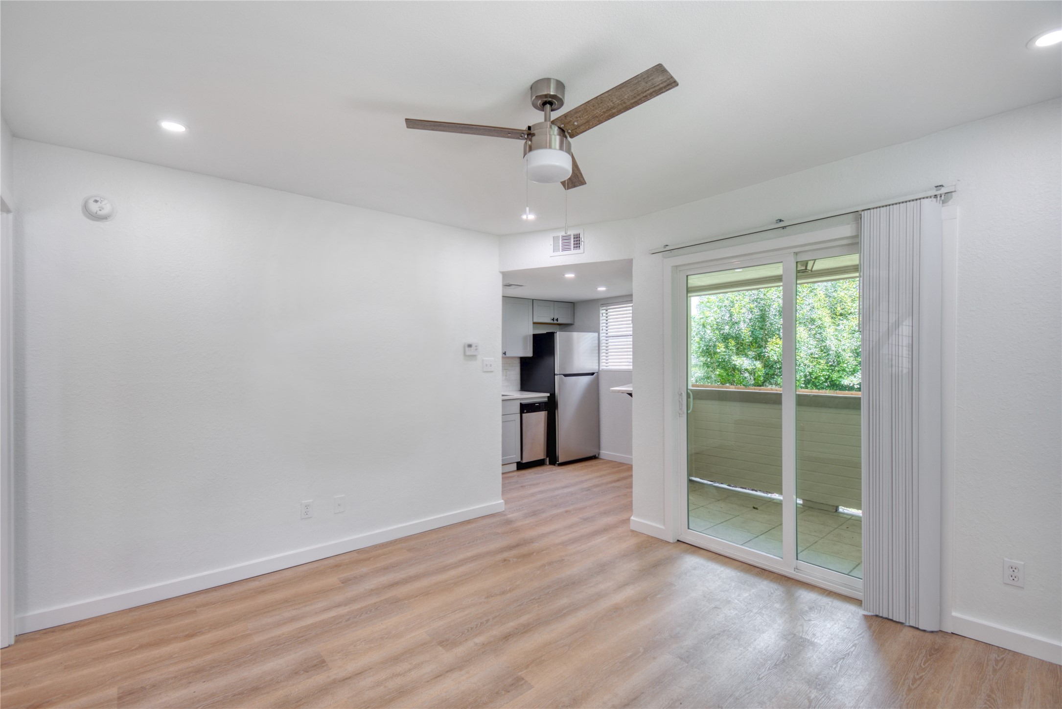 2500 Burleson Road, Unit 701 Austin, TX 78741 - Photo 6 of 19