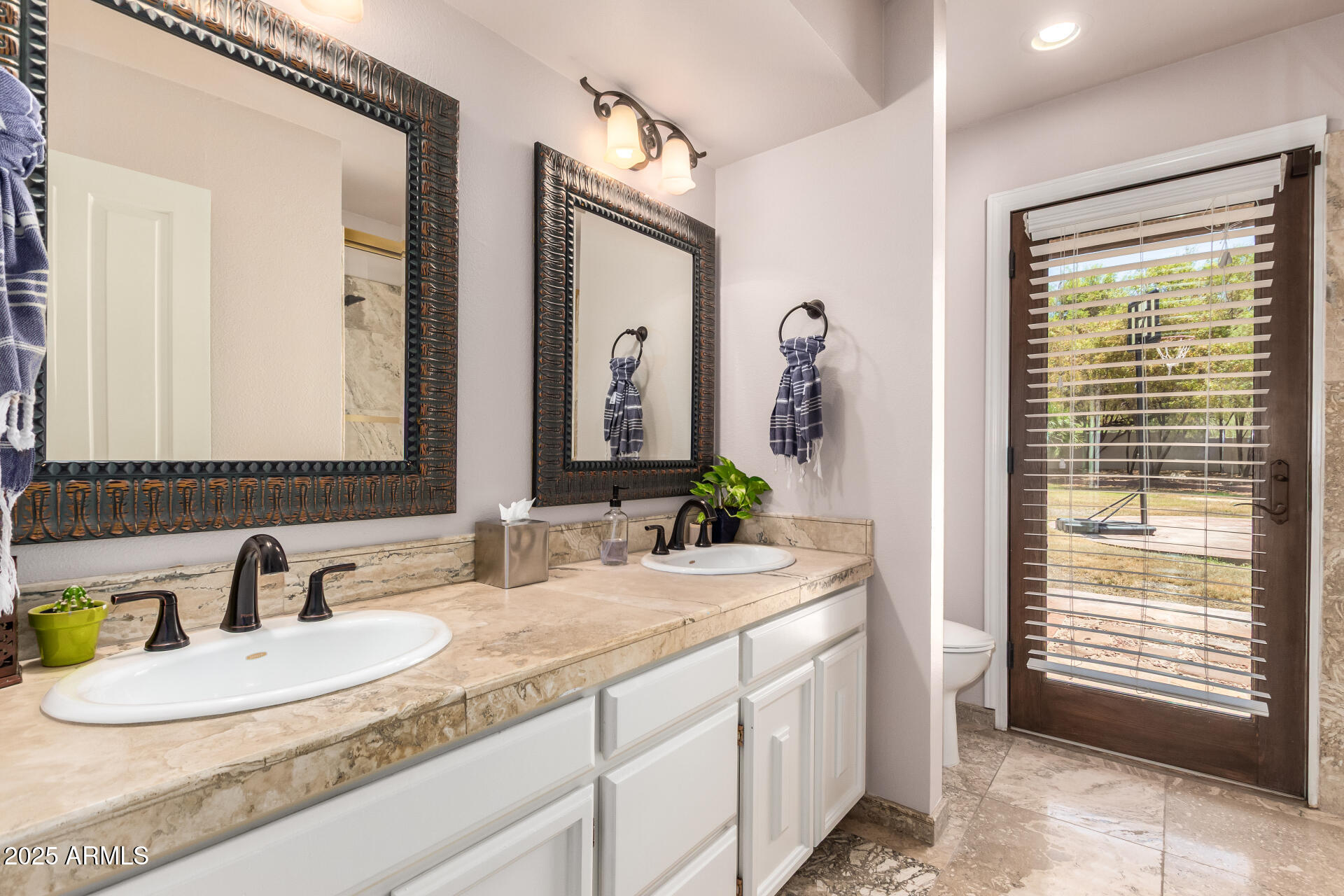 5803 North 45th Street Phoenix, AZ 85018 - Photo 36 of 72 41 - Guest Vanities