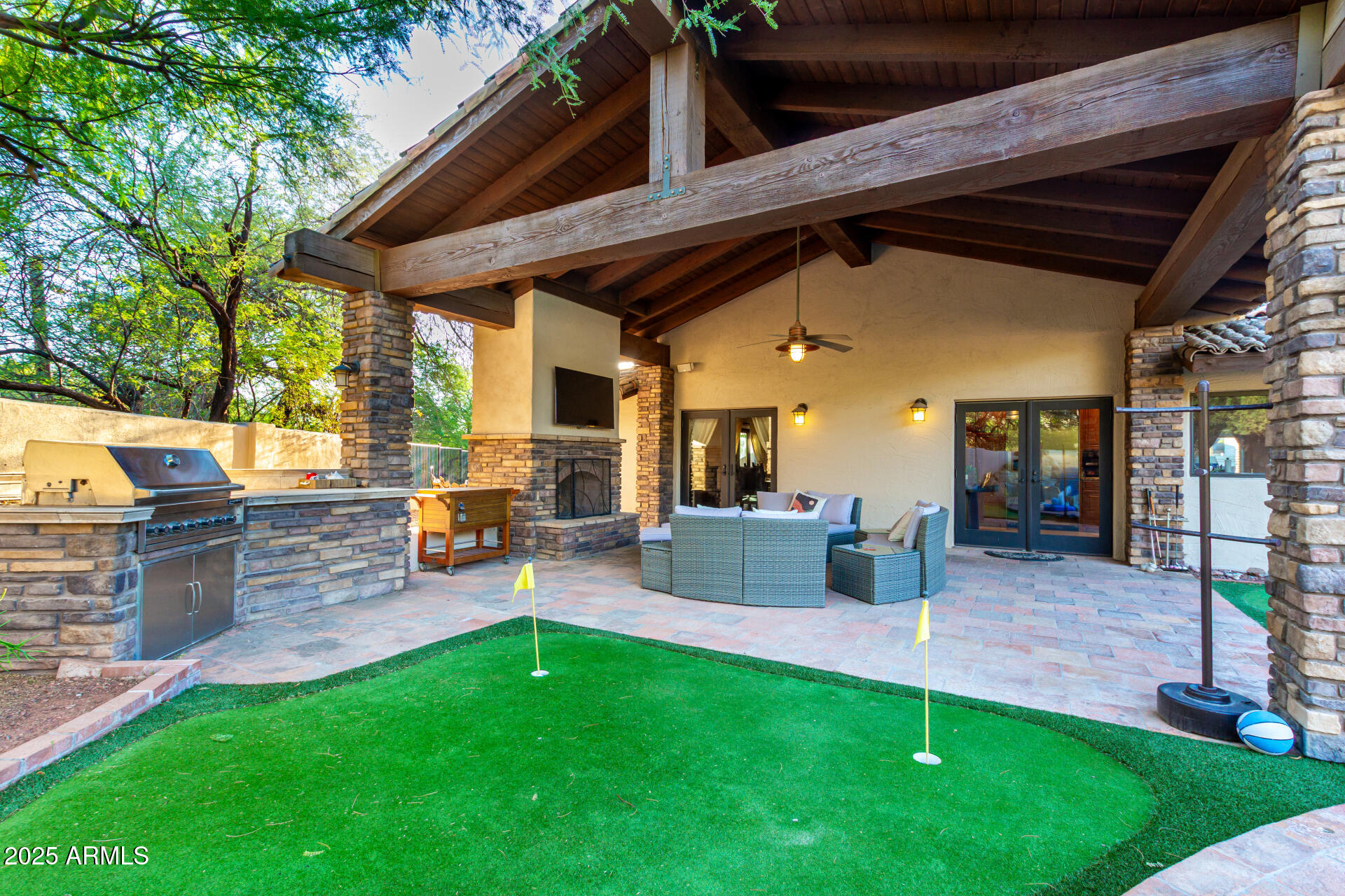 5803 North 45th Street Phoenix, AZ 85018 - Photo 45 of 72 50 - Putting Green