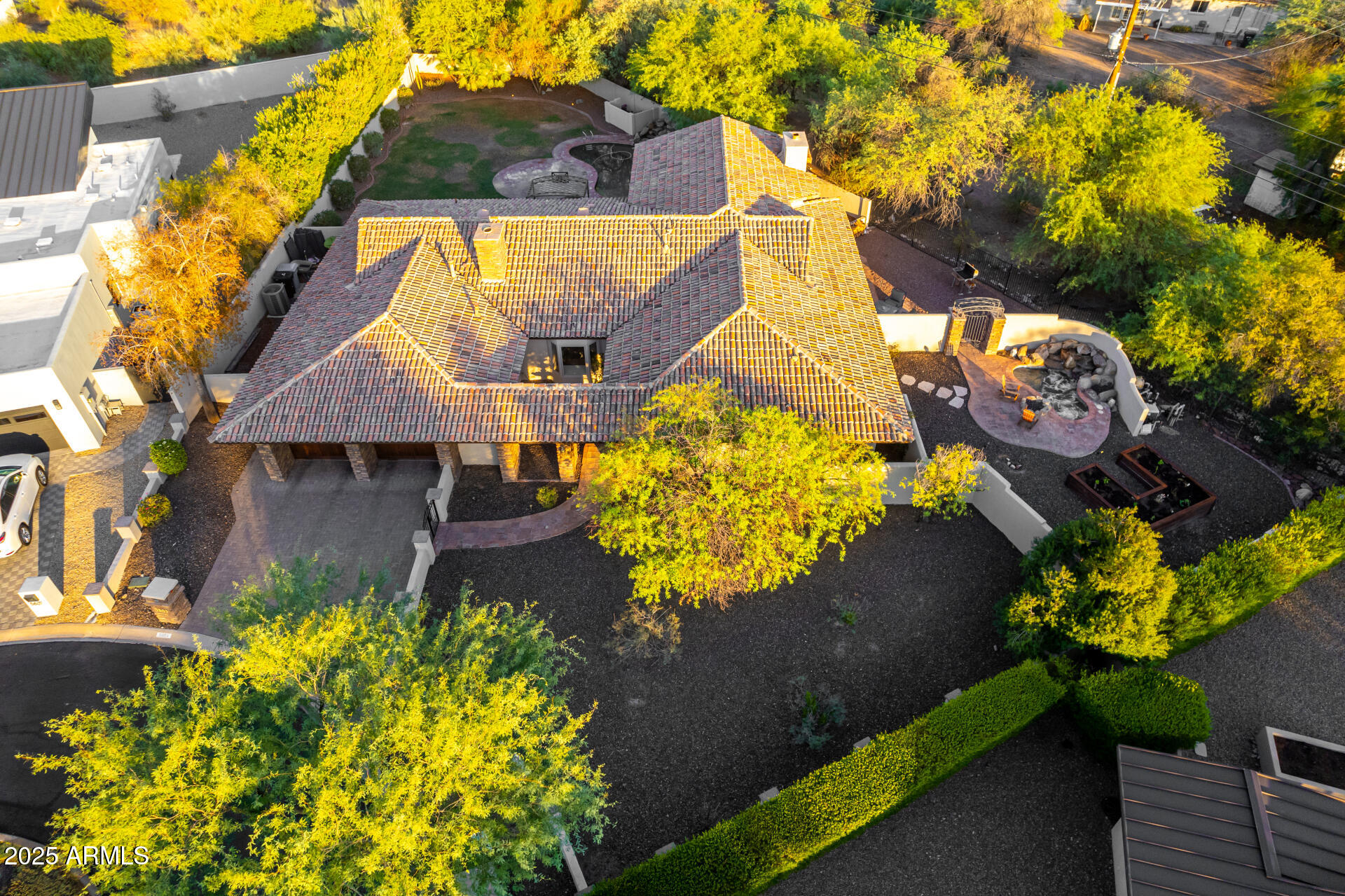 5803 North 45th Street Phoenix, AZ 85018 - Photo 5 of 72 view of the house