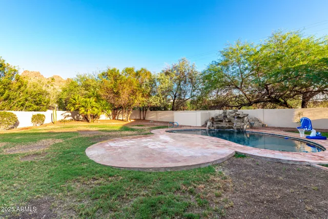$1,925,000 | 5803 North 45th Street, Phoenix, AZ 85018
