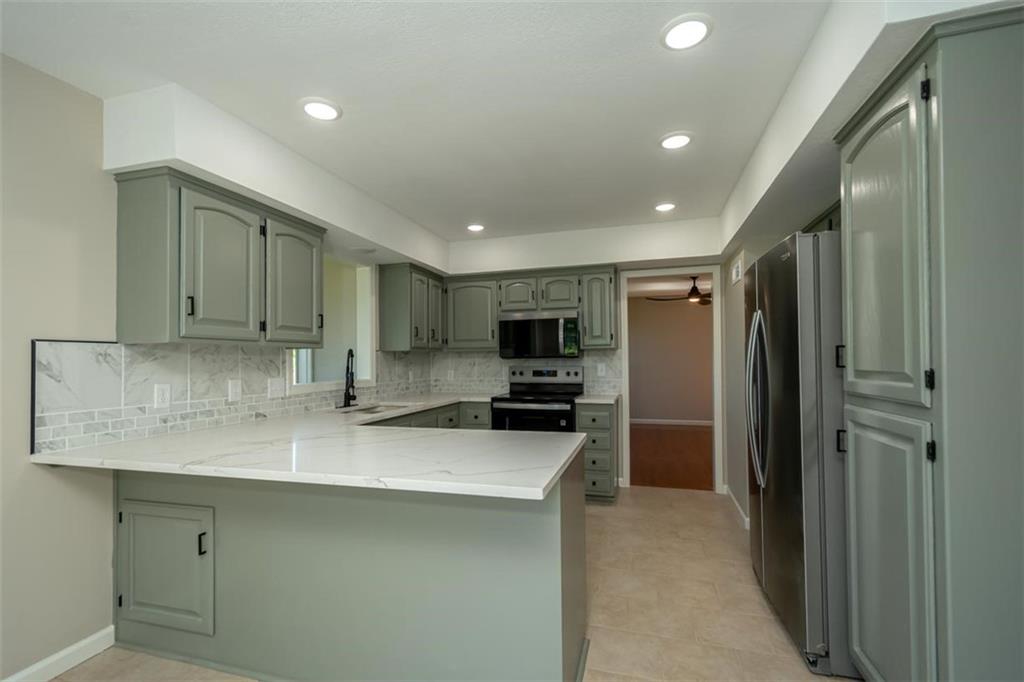 820 East 1000th Road Lawrence, KS 66047 - Photo 16 of 91