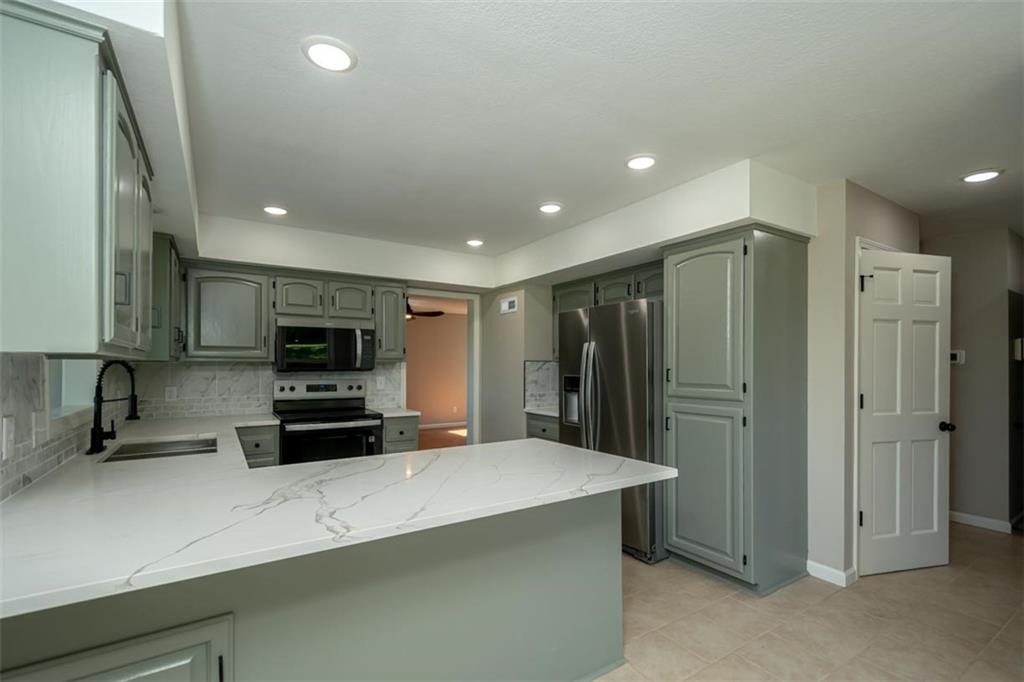 820 East 1000th Road Lawrence, KS 66047 - Photo 17 of 91