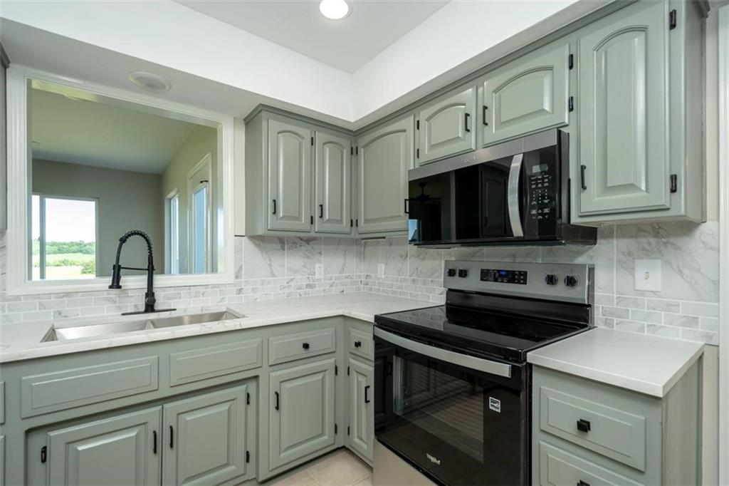 820 East 1000th Road Lawrence, KS 66047 - Photo 21 of 91