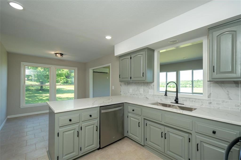 820 East 1000th Road Lawrence, KS 66047 - Photo 22 of 91