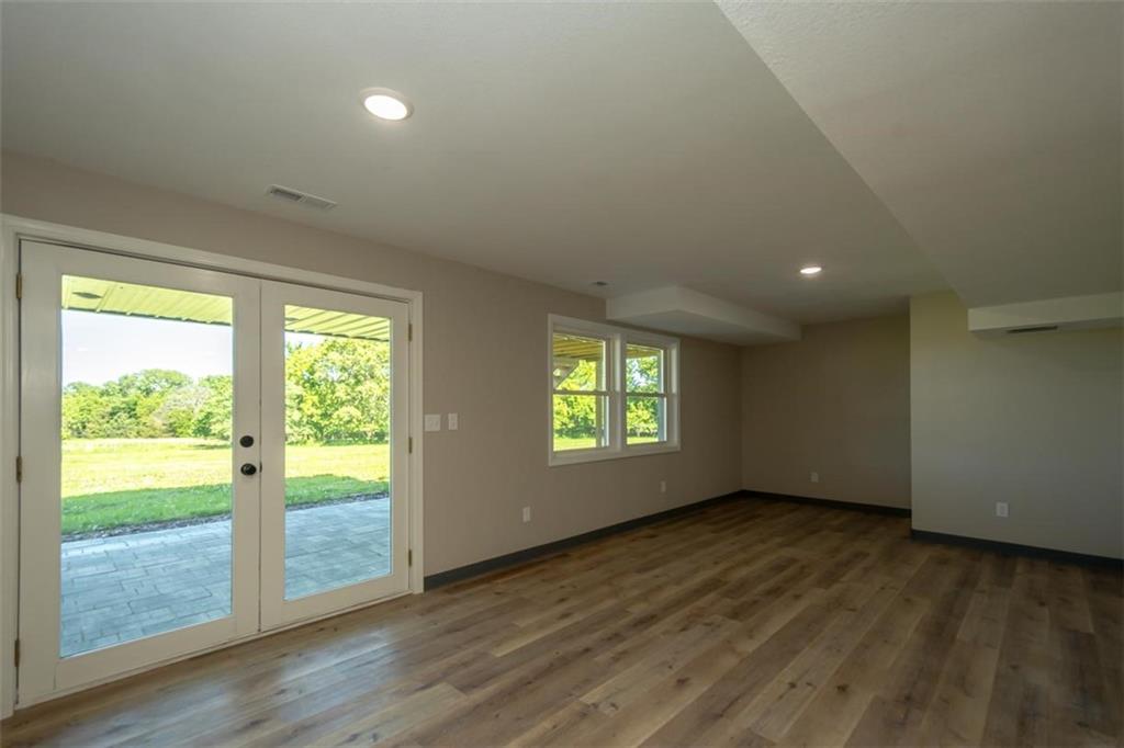 820 East 1000th Road Lawrence, KS 66047 - Photo 37 of 91