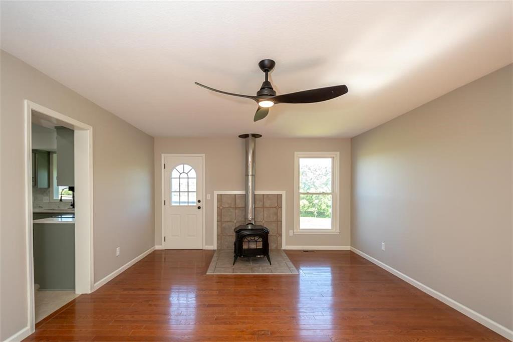 820 East 1000th Road Lawrence, KS 66047 - Photo 7 of 91