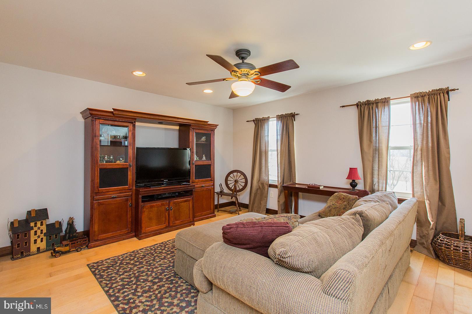 3171 North Colebrook Road Manheim, PA 17545 - Photo 8 of 45