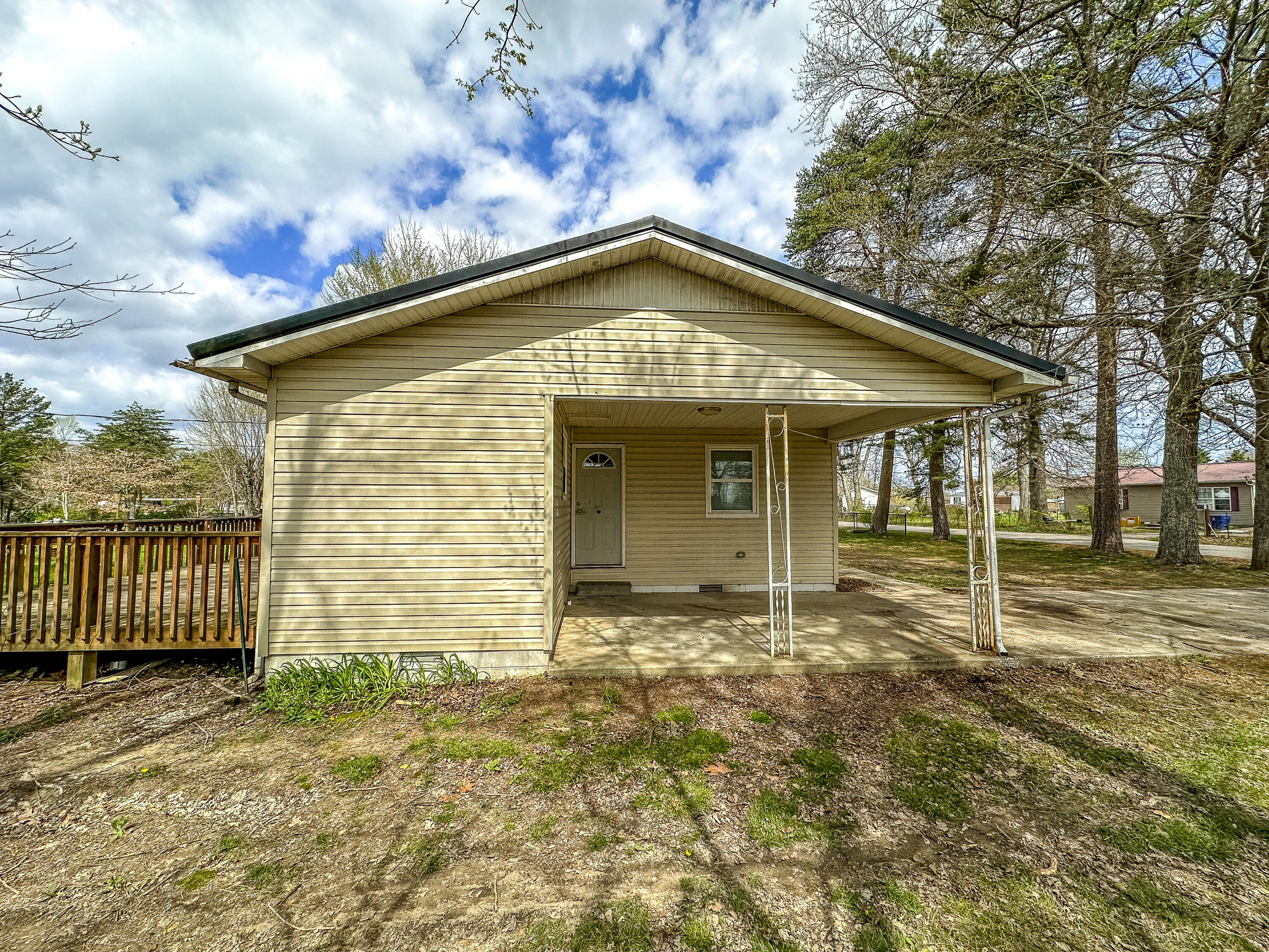 391 Line Creek Road Lily, KY 40740 - Photo 2 of 15 IMG_1675
