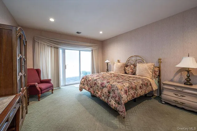 $709,999 | 37 Windwatch Drive, Hauppauge, NY 11788